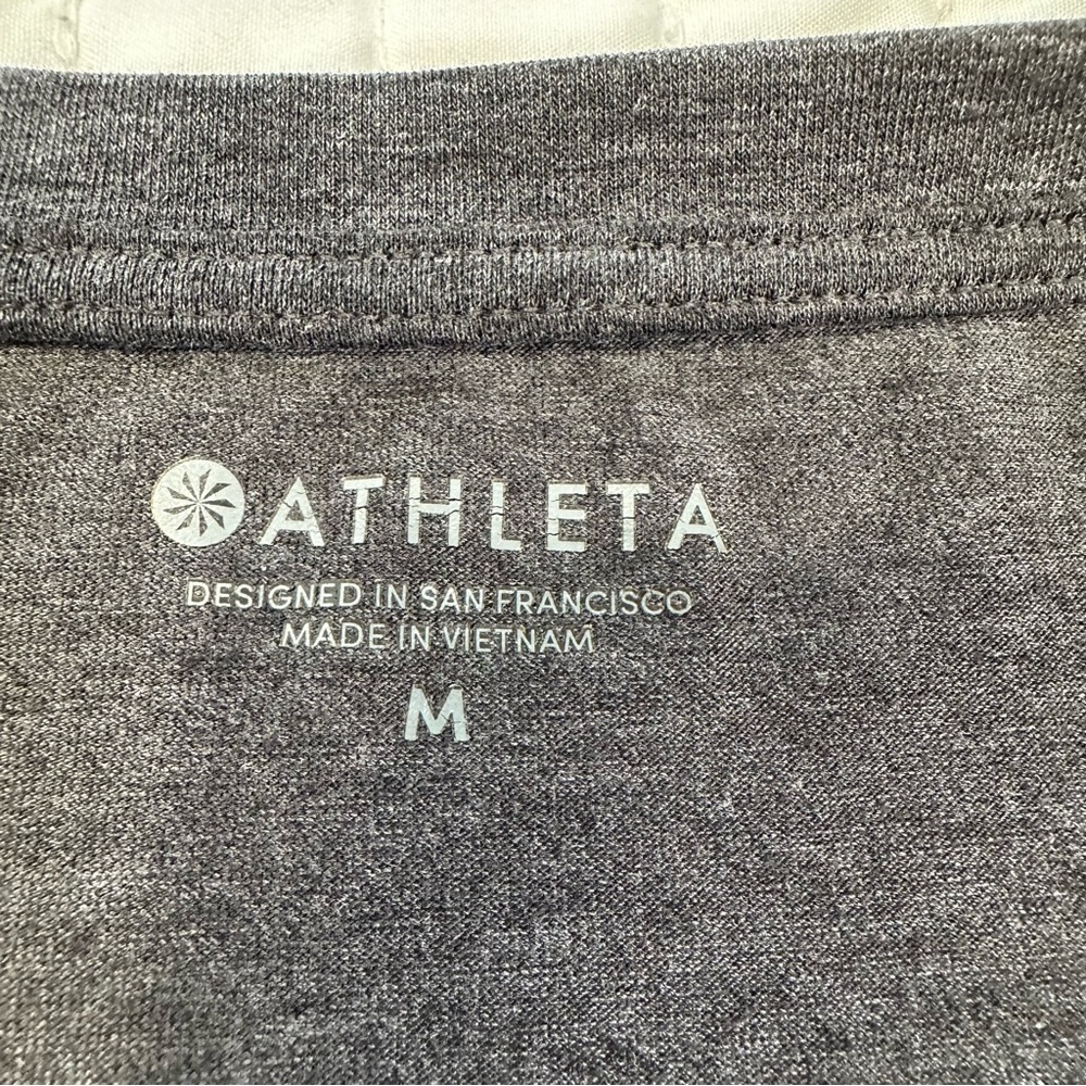 Athleta Essence Twist Tee Top Size M Heather Gray Short Sleeve
Sleeves Size M - Picture 6 of 10